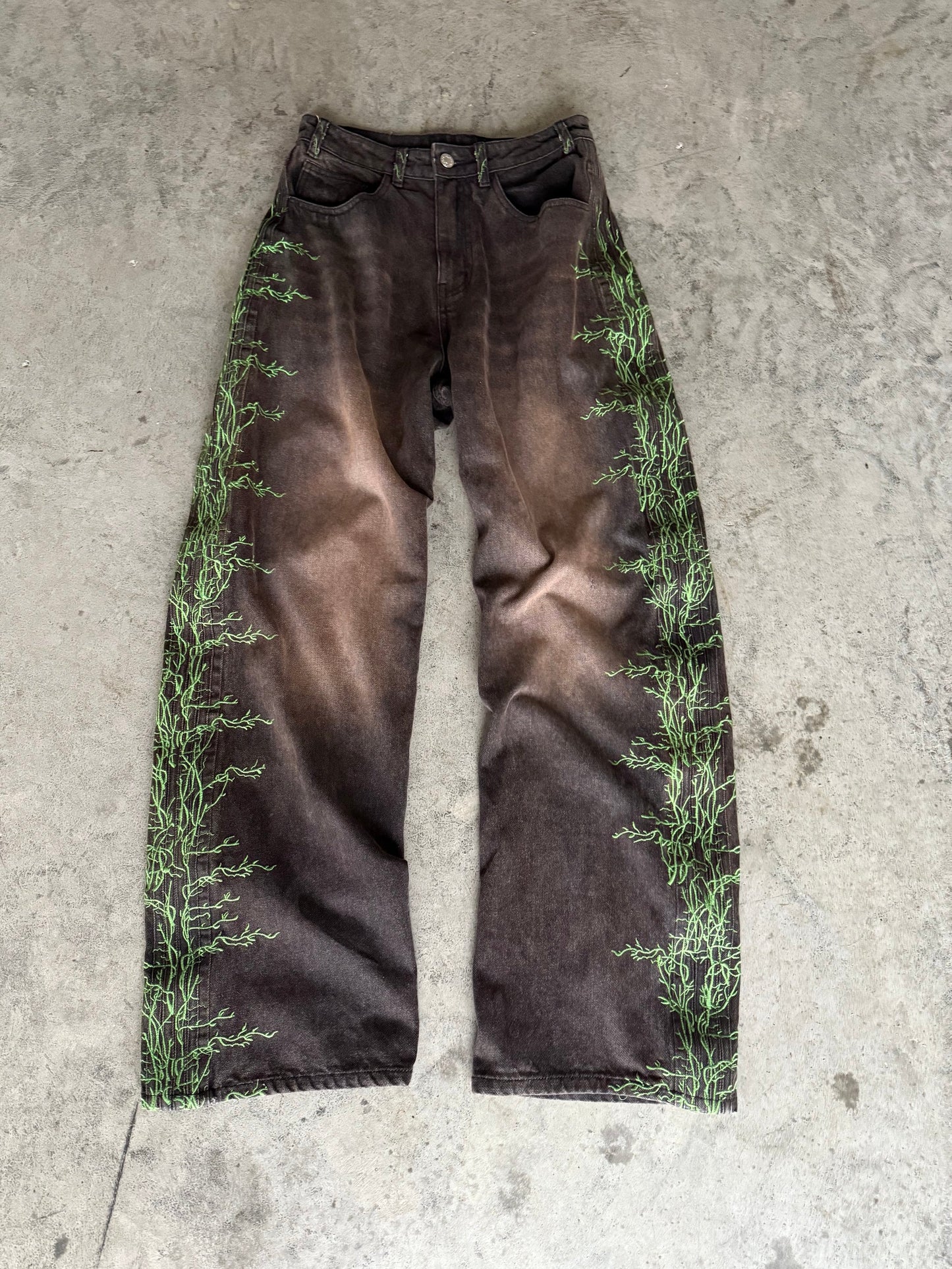‘overgrown’ baggy jeans