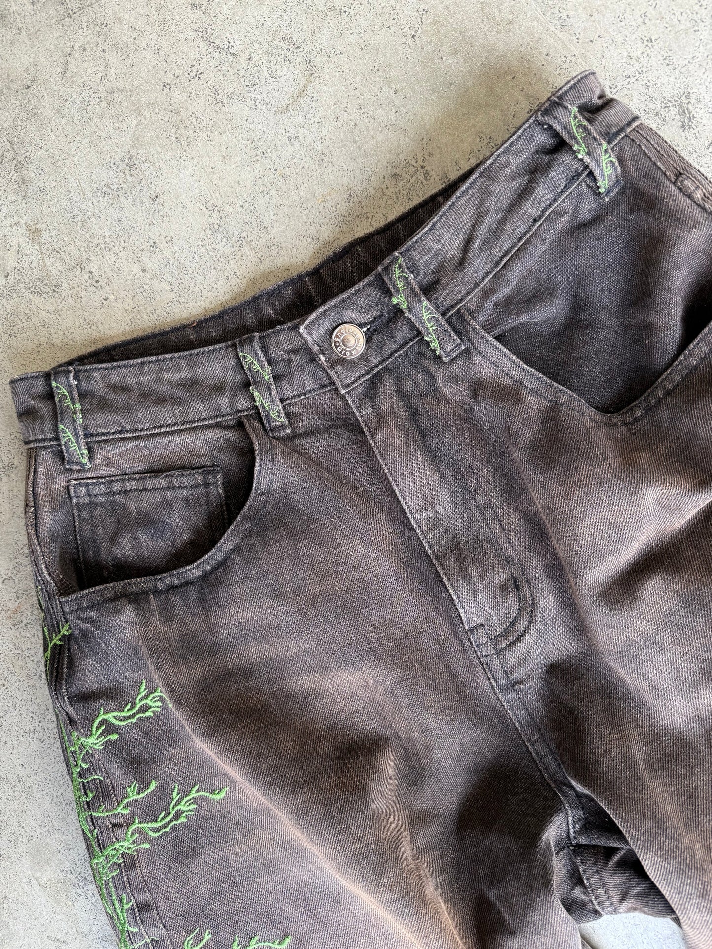 ‘overgrown’ baggy jeans