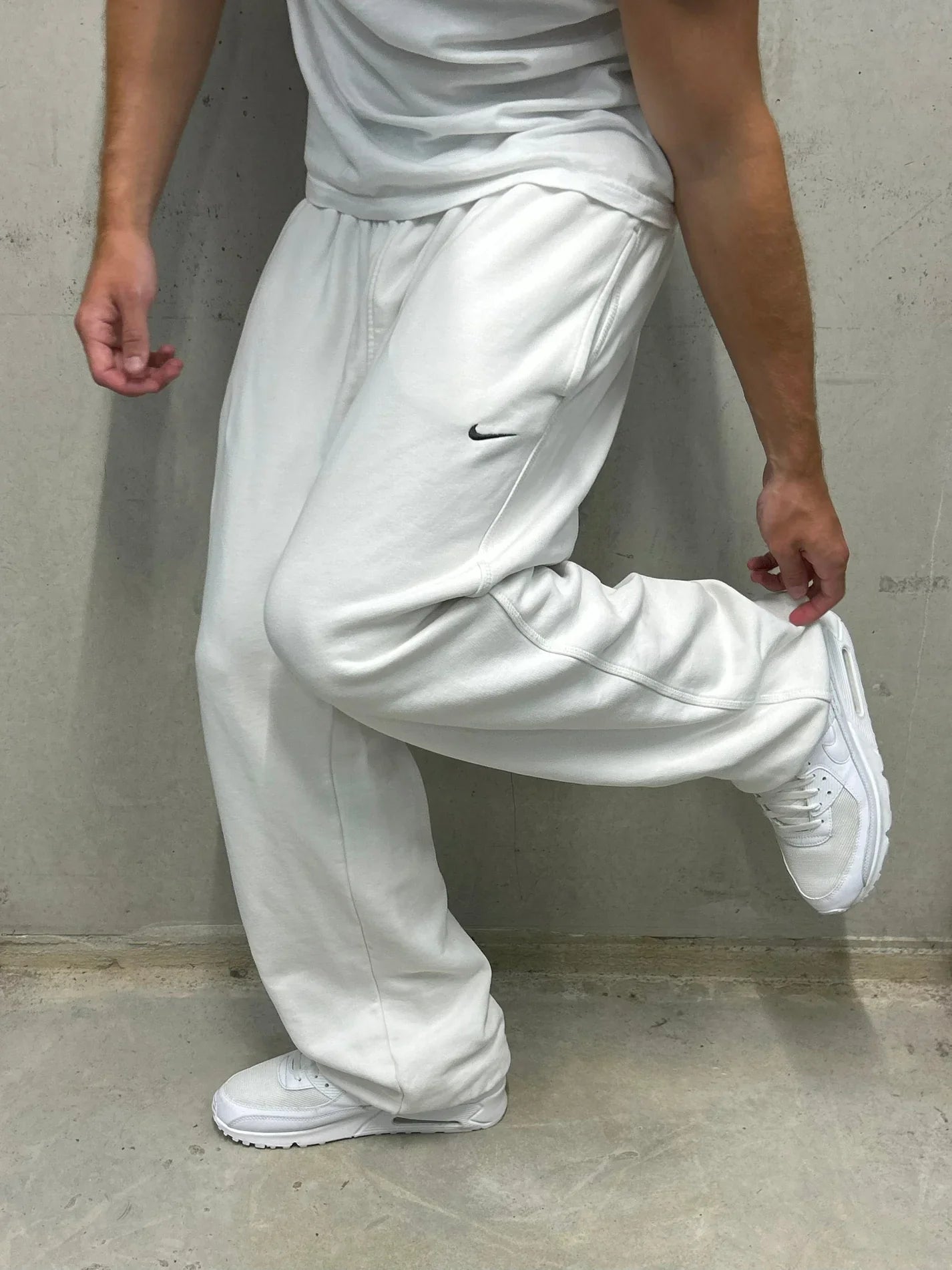BAGGY SWEATPANTS