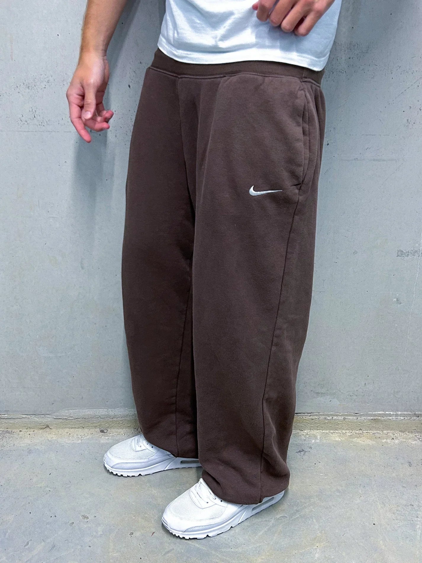 BAGGY SWEATPANTS