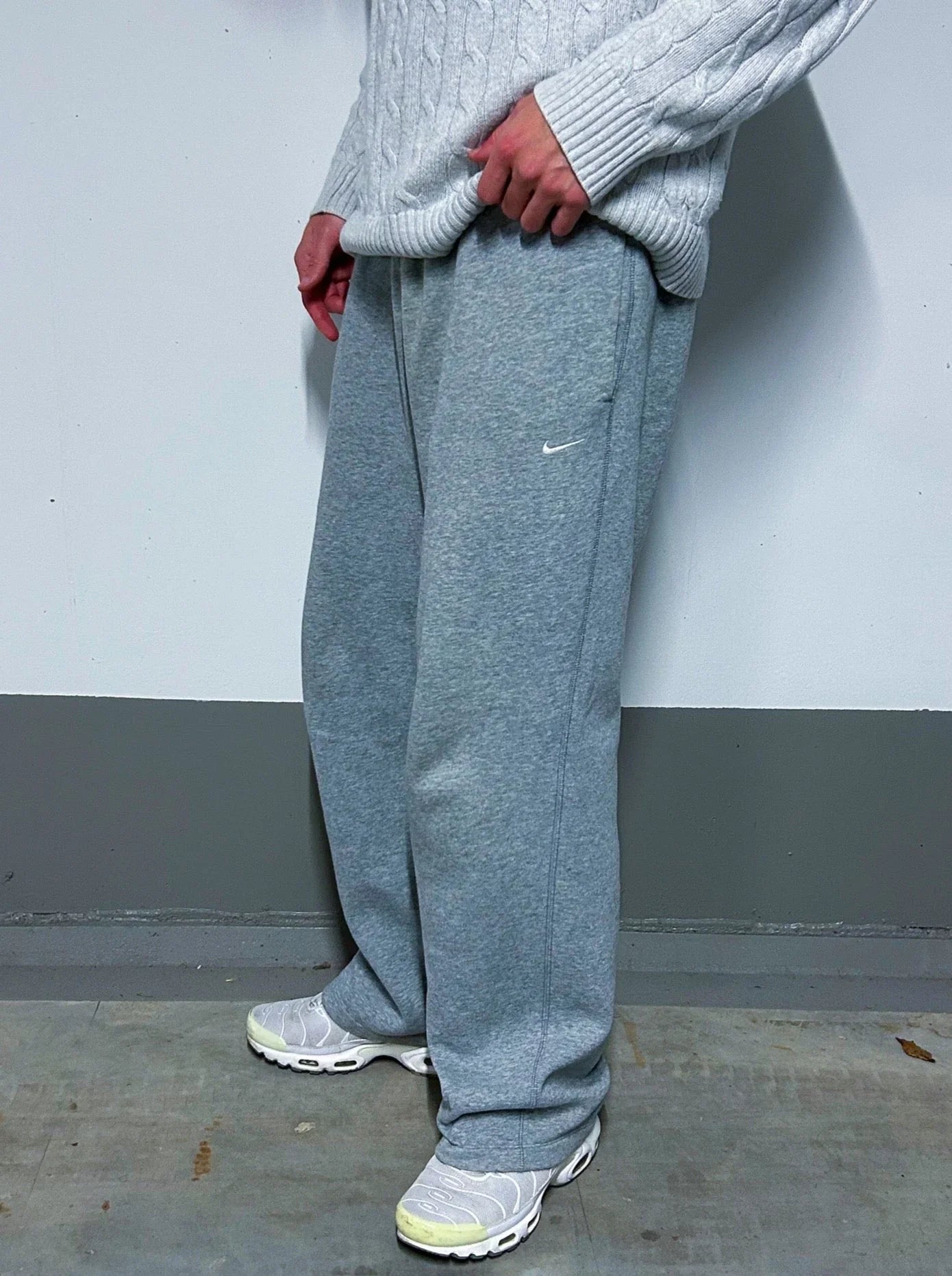 BAGGY SWEATPANTS