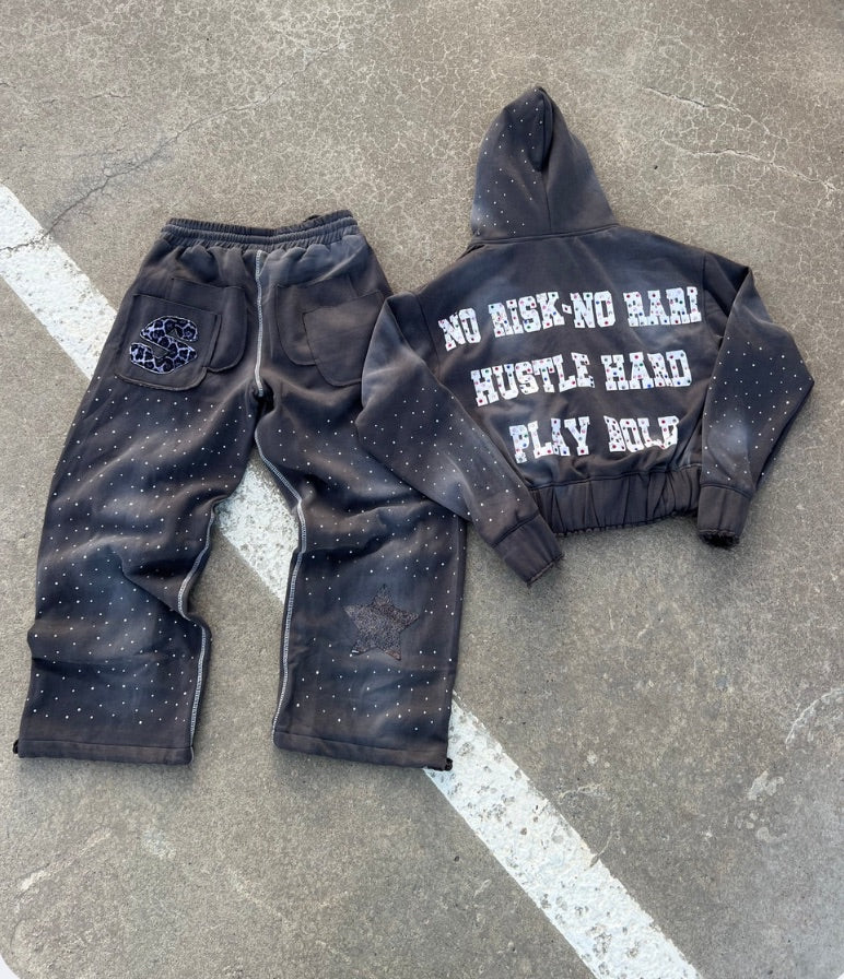 Graphic Charcoal Set