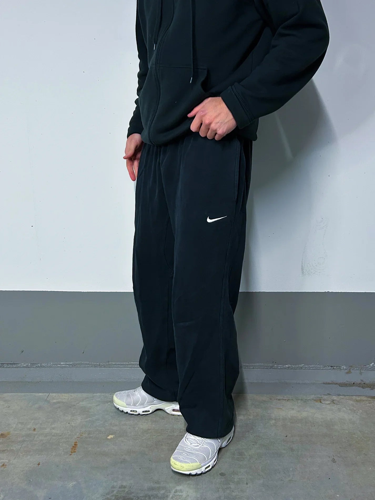 BAGGY SWEATPANTS