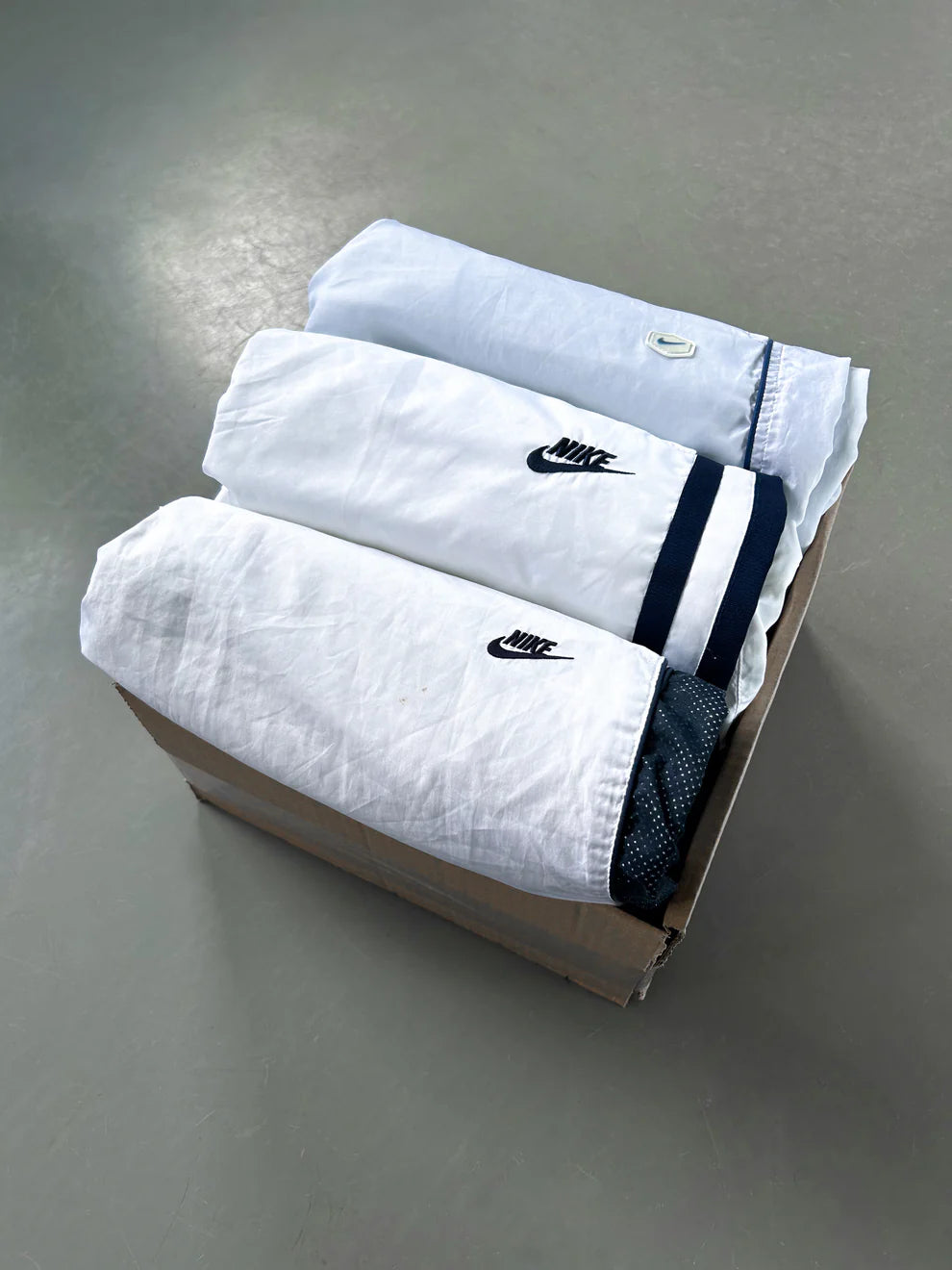 NIKE VINTAGE TRACKPANTS MYSTERY BOX (3 ITEMS)
